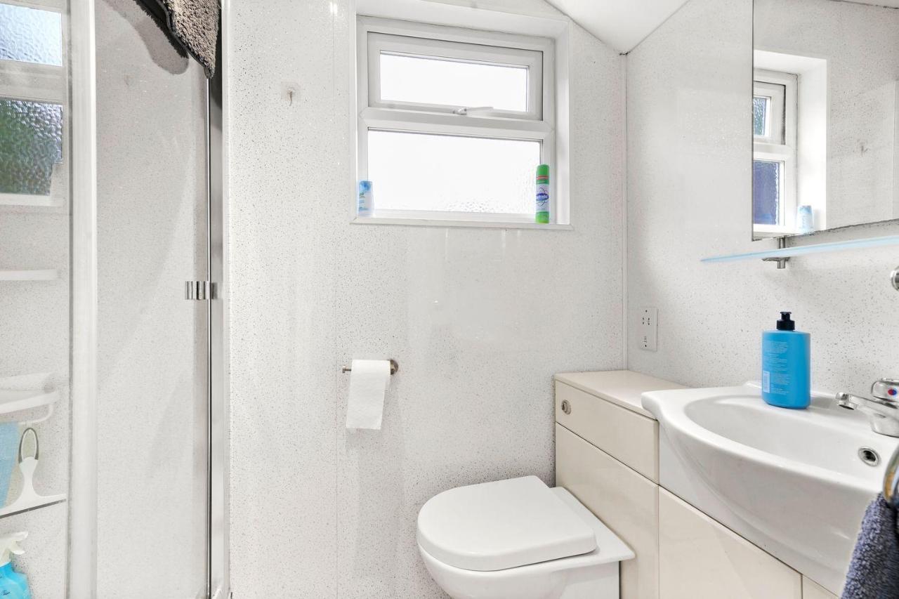 Comfortable 2 Bedroom Property, 梅德斯通 外观 照片